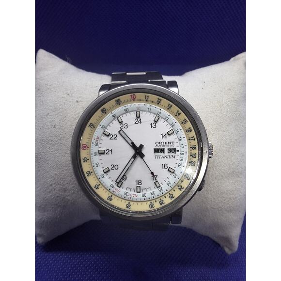 Orient EM58-C3 Titanium Slide Rule Automatic Day-Date RARE! - Picture 1 of 8